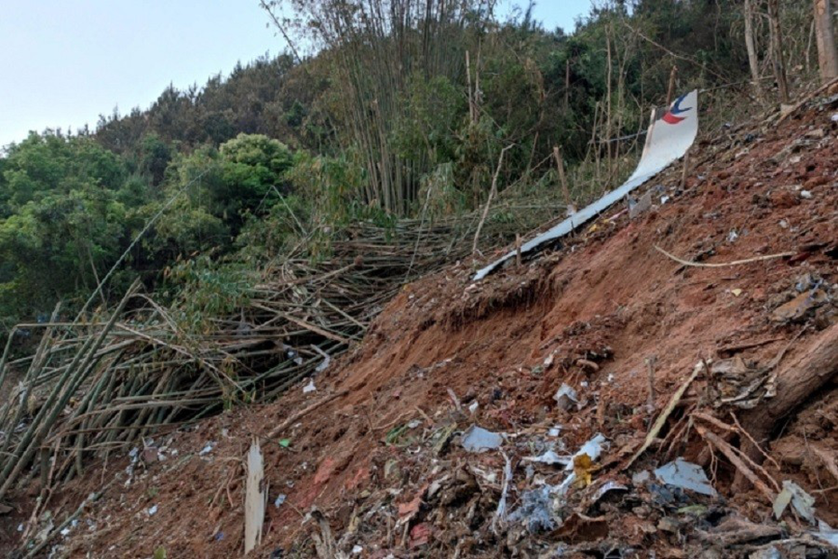 Máy bay rơi ở Trung Quốc: Tìm thấy hộp đen thứ 2 lưu dữ liệu quan trọng