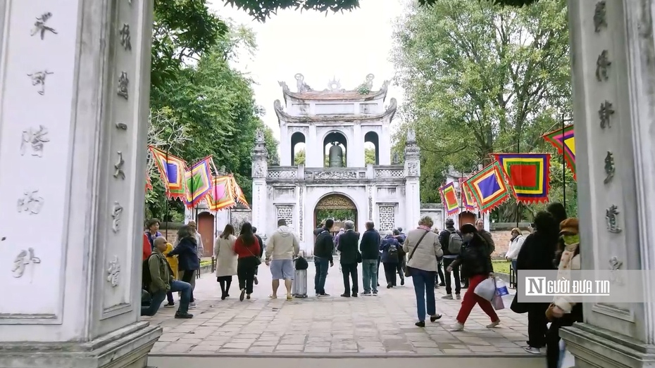 Phí thăm quan di tích Hà Nội tăng cao: Du khách khó quay lại lần hai