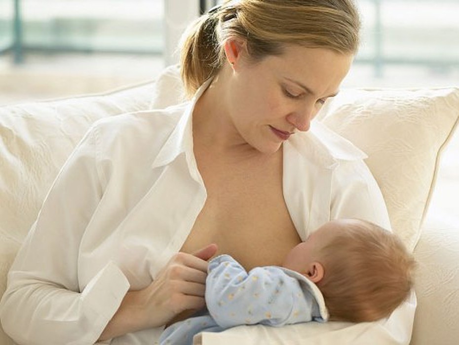 Bác sĩ Sản khoa cảnh báo: Đừng hại chết con vì không biết cho bú