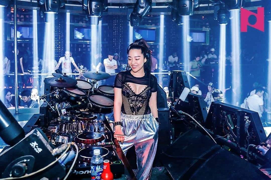 Nữ DJ nóng bỏng lần đầu trải lòng về quá khứ từng bị khách bỏ “thuốc” vào rượu