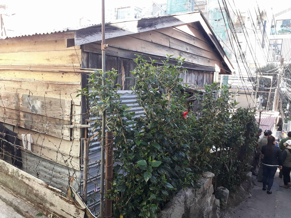 Đang khám nghiệm hiện trường chồng giết vợ rồi tự sát ở Đà Lạt