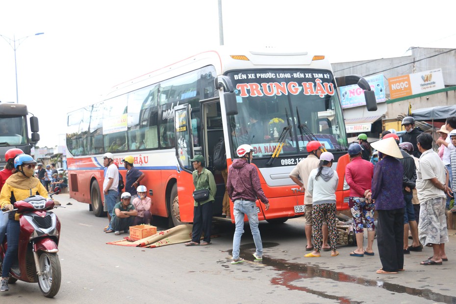 Đắk Lắk: Qua đường đột ngột, cụ ông bị xe khách tông tử vong