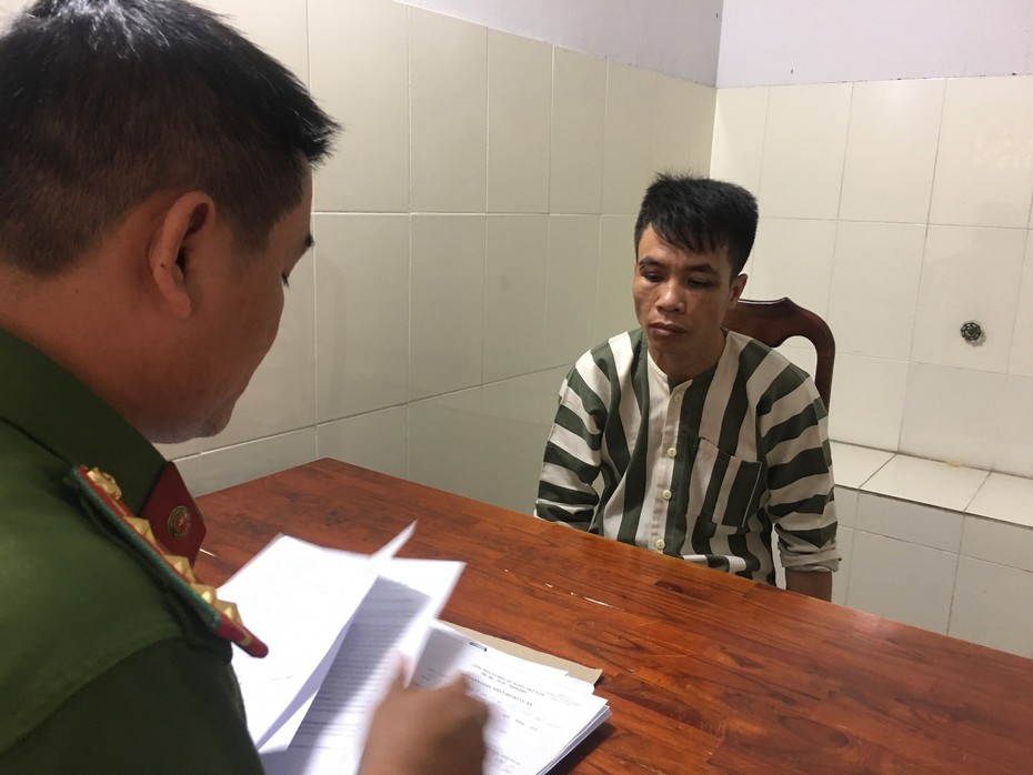 Vây bắt con nghiện có 3 tiền án, móc túi trên xe buýt