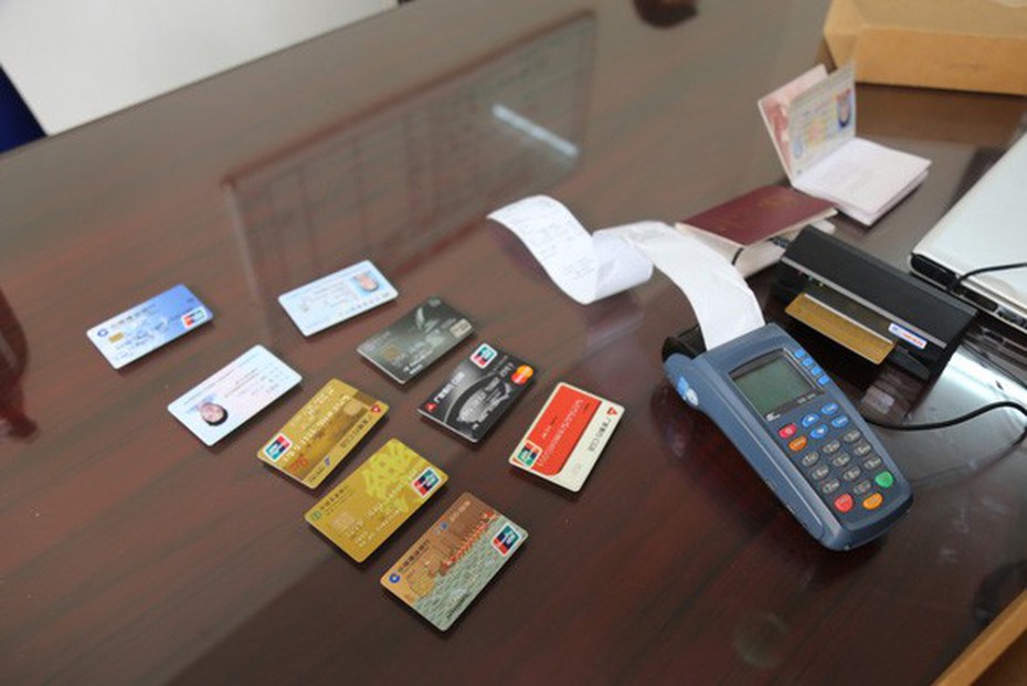 Lật tẩy thủ đoạn tinh vi nhằm chiếm đoạt 300.000 USD của nhóm tội phạm công nghệ cao người Trung Quốc