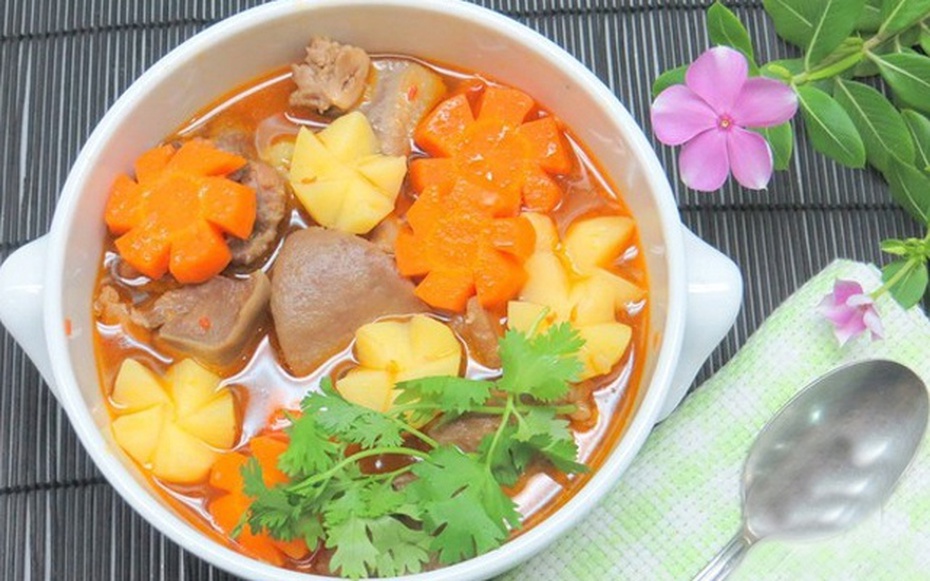Món ngon cuối tuần: Cách nấu lagu lưỡi heo ăn với bánh mì ngon không cưỡng nổi
