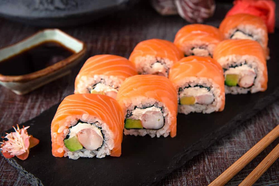 Người phụ nữ 34 tuổi bị mất ngủ, gặp ảo giác vì ăn sushi để lâu ngày