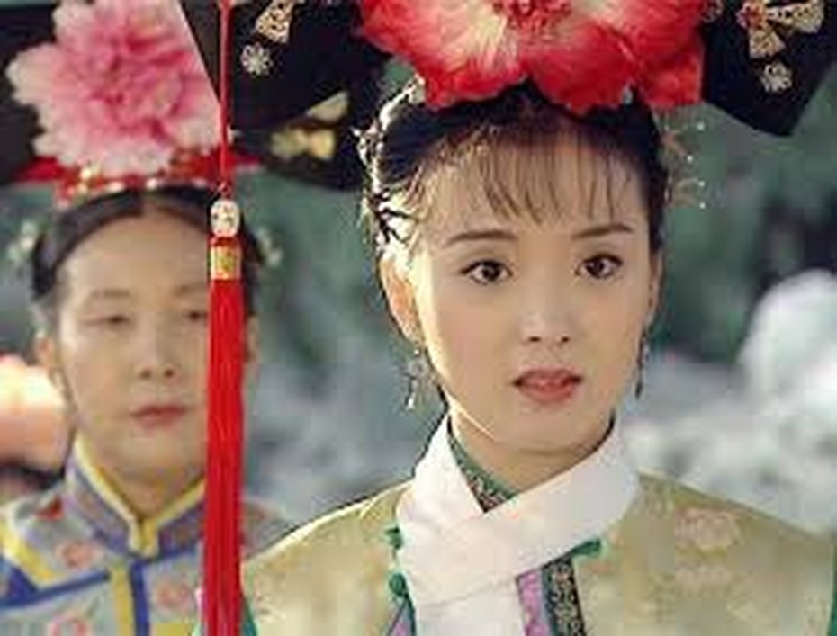 Mỹ nhân Hoàn Châu cách cách sống xa hoa nhưng chồng vô tâm, con coi rẻ
