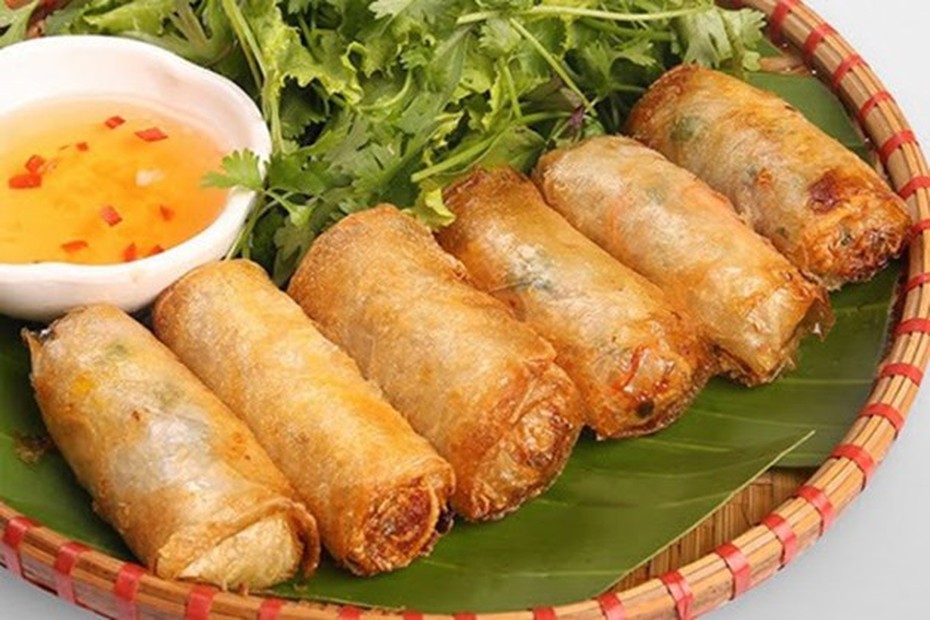 Cho vài lát loại củ này vào, nem rán giòn rụm, dầu không cặn đen