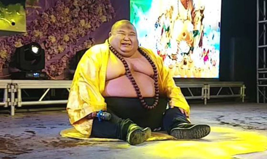 Cuộc sống hiện tại của người đàn ông có ngoại hình giống Phật Di Lặc