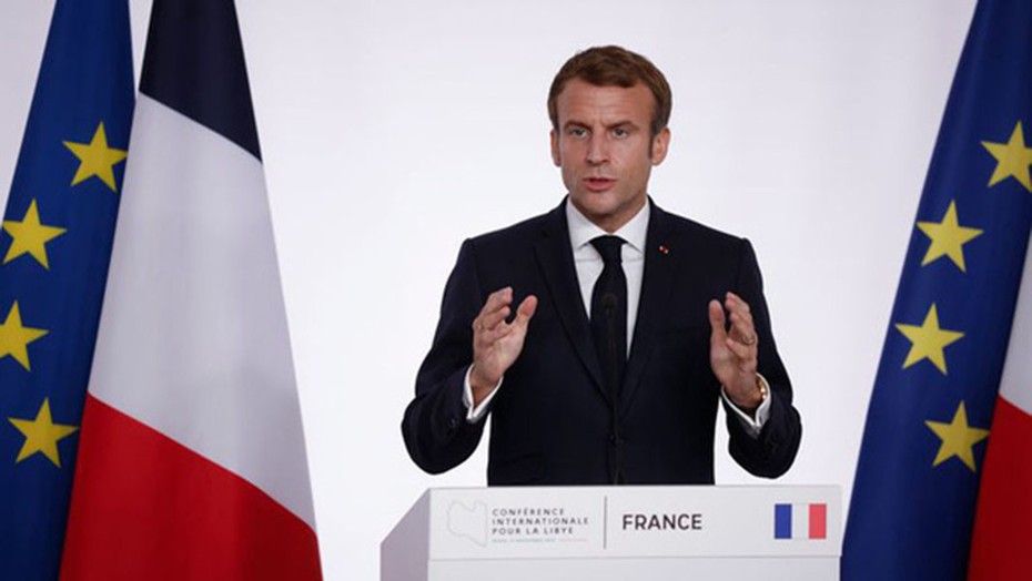 Tổng thống Macron bị nghi bí mật thay màu quốc kỳ Pháp