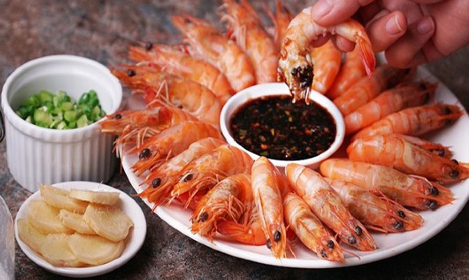 Tranh cãi việc khách bị nhà hàng buffet "cấm cửa" vì ăn 1 lần 4kg tôm