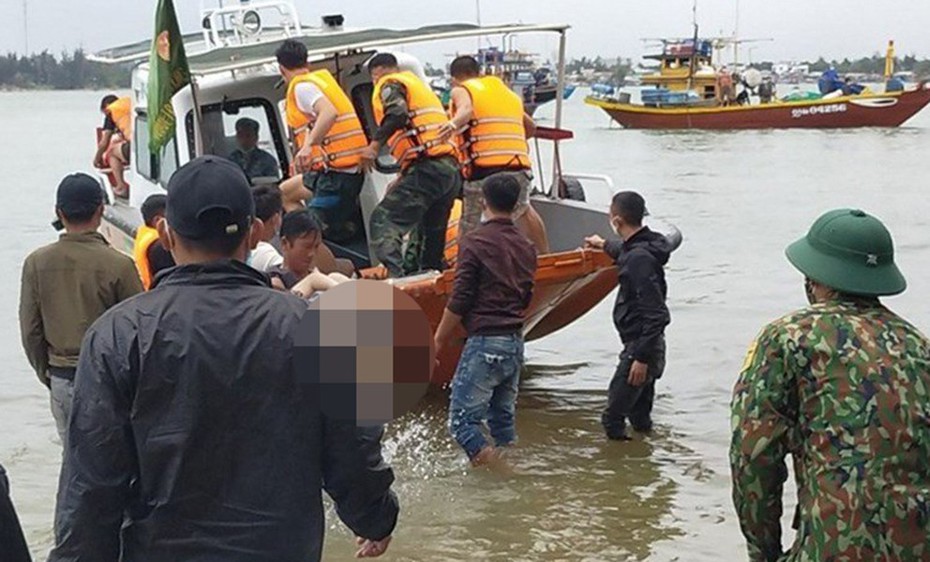 Vụ chìm ca nô ở Quảng Nam: 15 người tử vong, 2 trẻ em còn mất tích