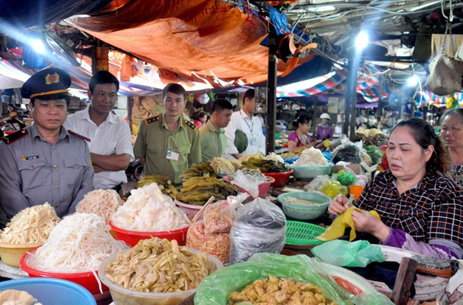 Phó Thủ tướng: Cần siết lại công tác bảo đảm an toàn thực phẩm