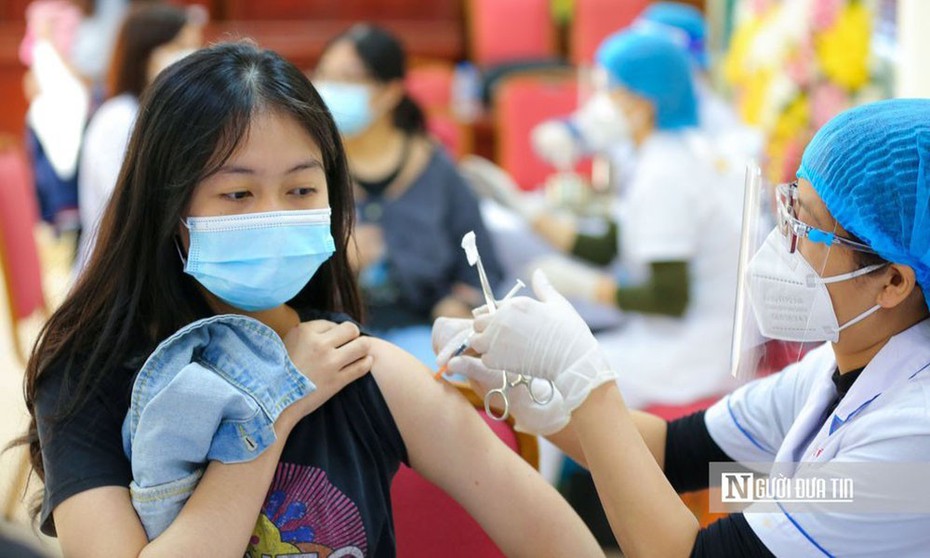 Yêu cầu 5 địa phương tăng cường giám sát tiêm vắc-xin phòng Covid-19 cho trẻ