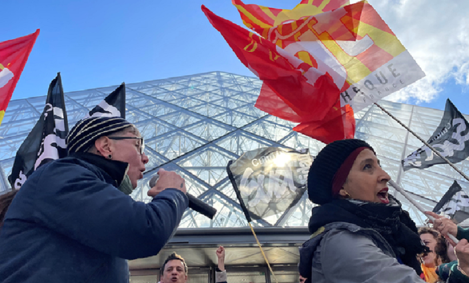 Pháp: Bảo tàng Louvre bị người biểu tình chặn lối