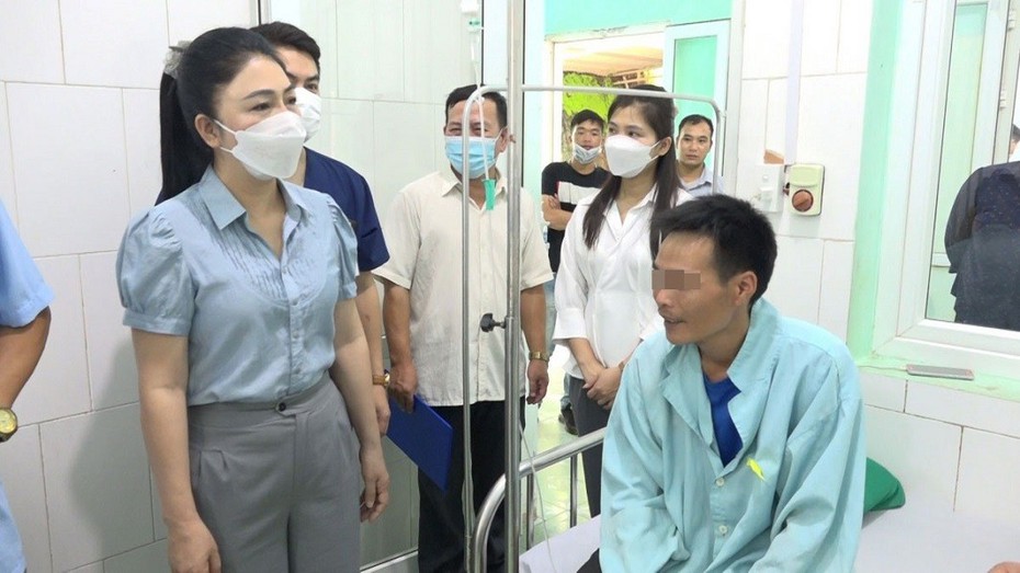 8 người nhập viện cấp cứu sau khi ăn hoa chuông xào trứng