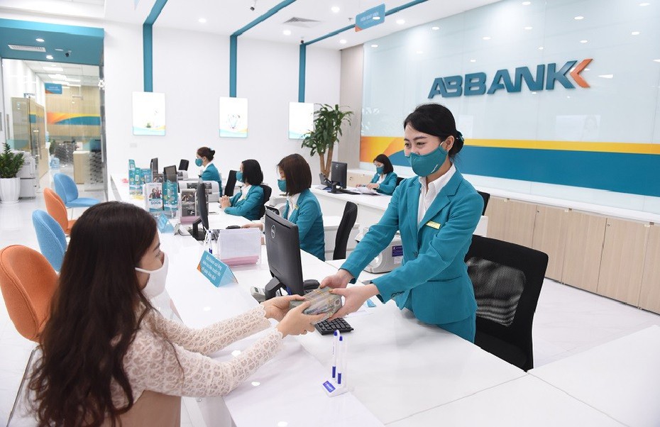 ABBank tăng trưởng tín dụng 15,7% trong năm 2023, thu từ dịch vụ tăng 125%