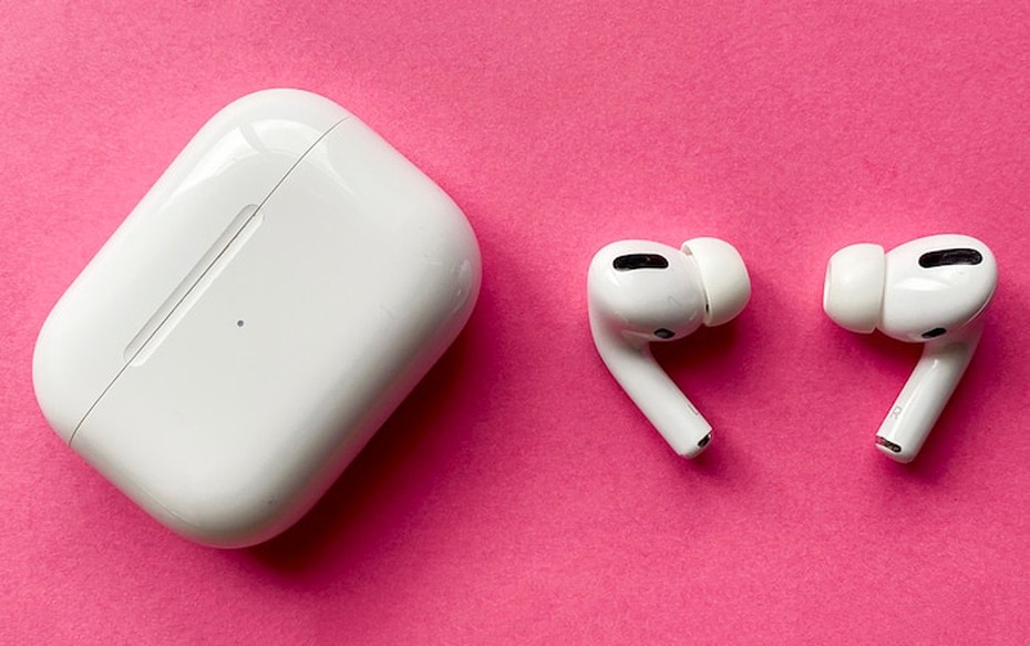 Từng nhận không ít "gạch đá" nay AirPods đã trở thành biểu tượng của sự giàu sang