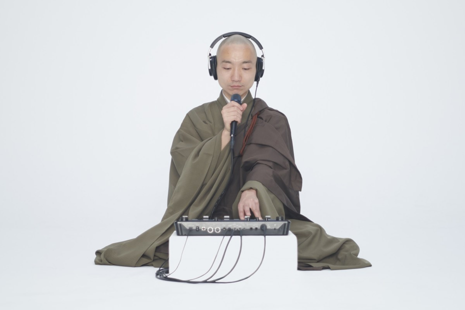 Clip: Độc đáo nhà sư Nhật Bản kết hợp beatbox với kinh phật