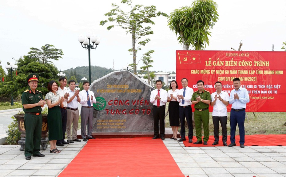 Gắn biển nhiều công trình chào mừng kỷ niệm thành lập tỉnh Quảnh Ninh