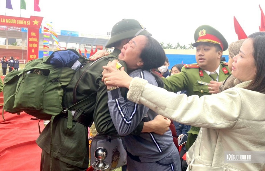 Hơn 4.600 thanh niên Hải Phòng và Quảng Ninh lên đường nhập ngũ