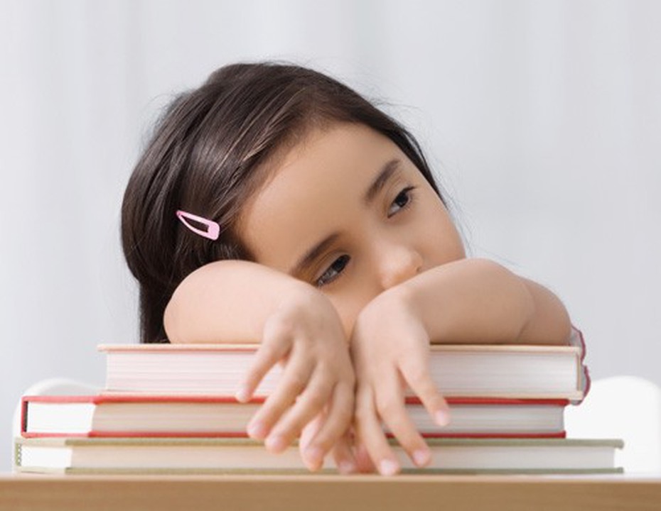 Phải làm sao khi con luôn chống đối việc học bài?