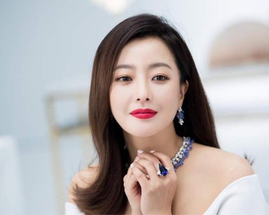 Bất ngờ Kim Hee Sun tự nhận bản thân đẹp hơn Song Hye Kyo