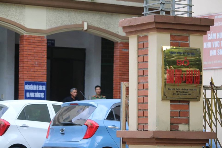 Thí sinh điểm cao bất thường ở Hà Giang cay đắng: "Có bạn ngủ khi làm bài nhưng điểm toàn 9"