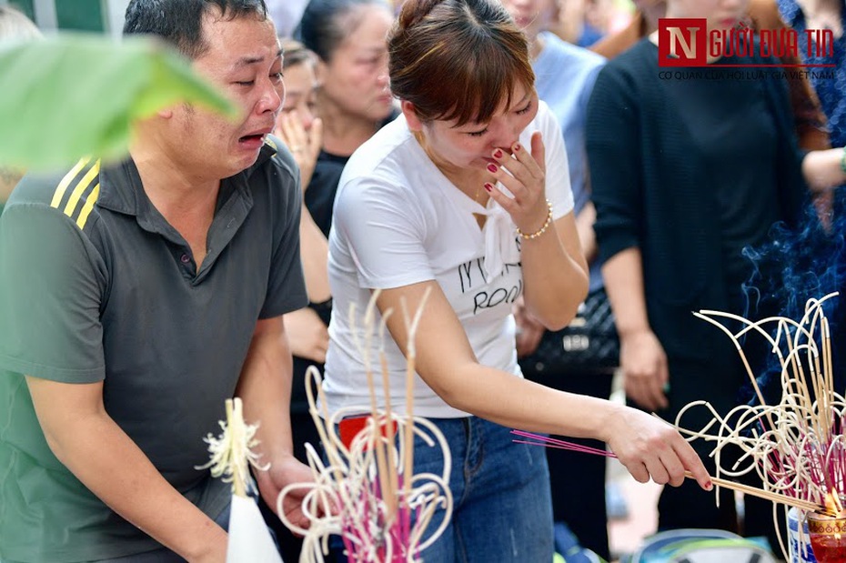 Vụ 8 học sinh đuối nước ở Hòa Bình: “Cuối tuần này con tôi còn đi nhận bằng khen”