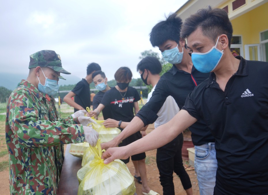 Quảng Bình đưa 153 công dân hoàn thành cách ly trở về địa phương