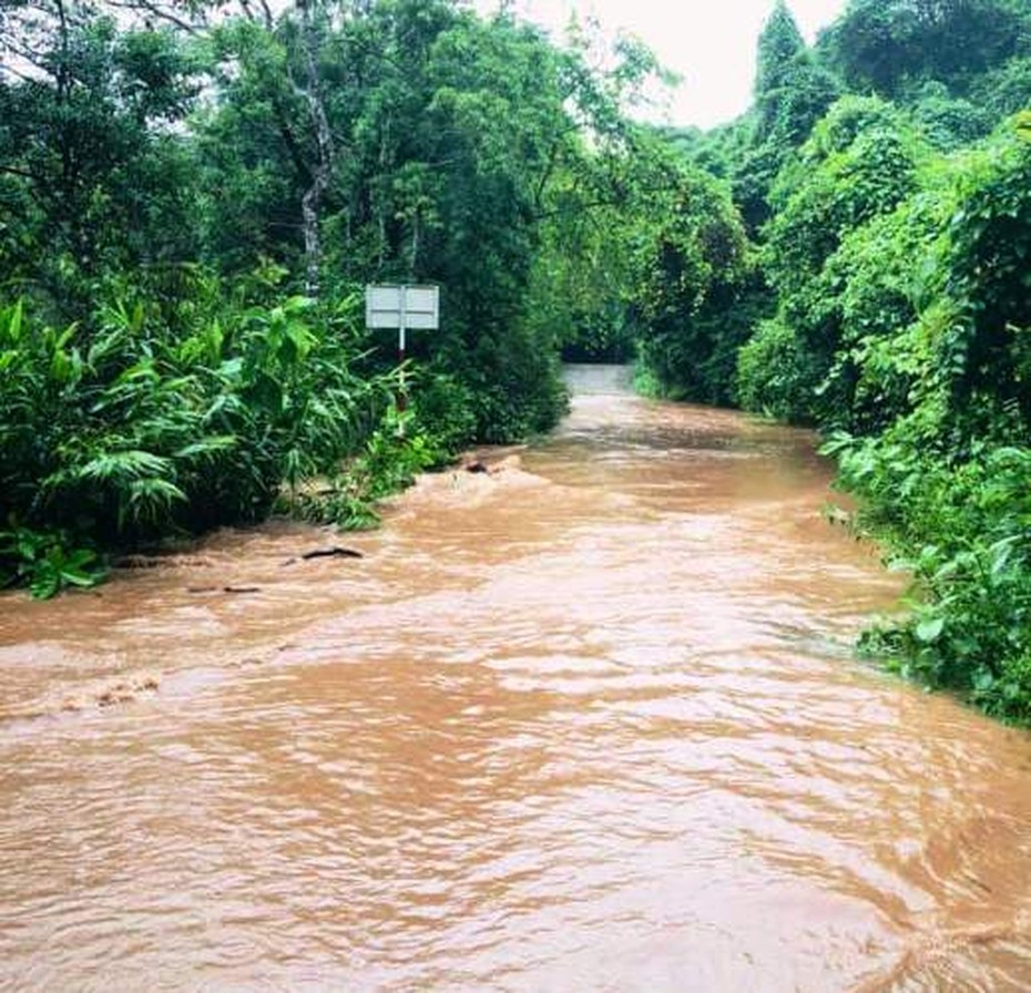 Quảng Bình mưa lớn chia cắt nhiều nơi, một Trung tá biên phòng tử nạn