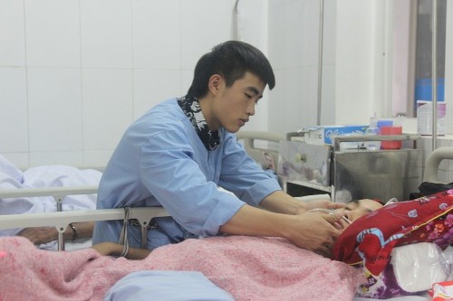 Giấc mơ dở dang của nam sinh phải bỏ học chăm mẹ và anh tai nạn