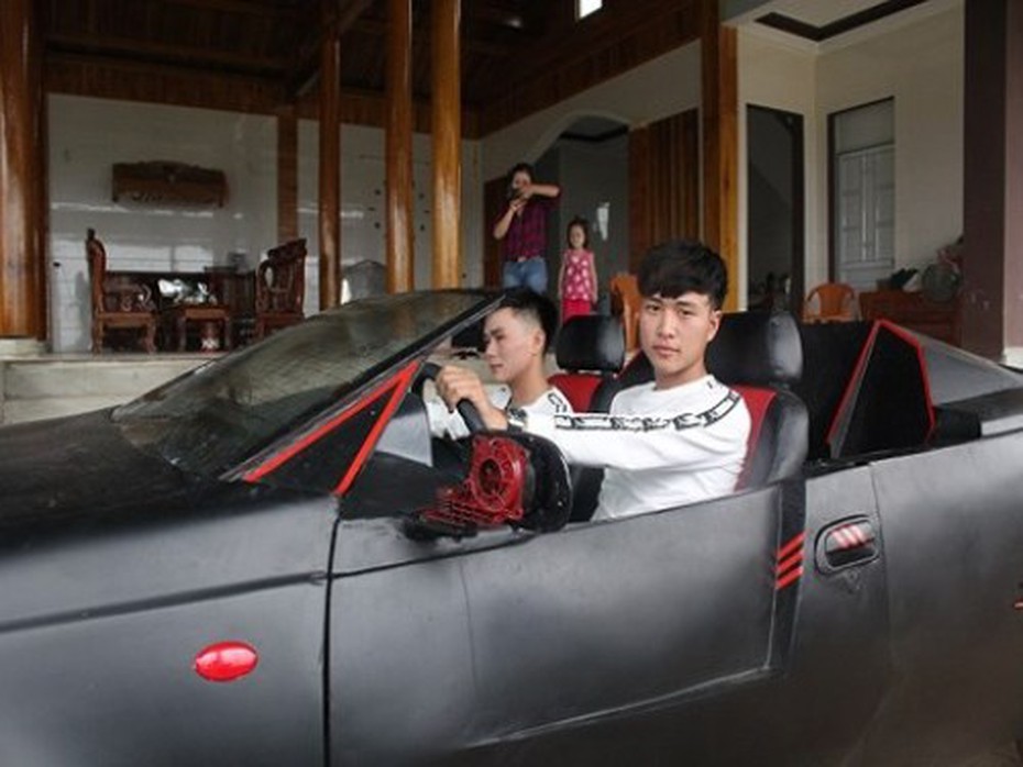 Cận cảnh “siêu xe mui trần” độ từ xe “đồng nát” của 2 anh em ở Hà Tĩnh