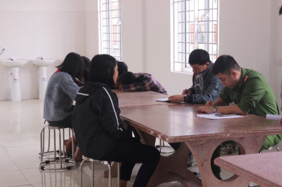 Vụ nữ sinh bị đánh hội đồng sưng mặt: Giám đốc sở GD&ĐT xin nhận trách nhiệm