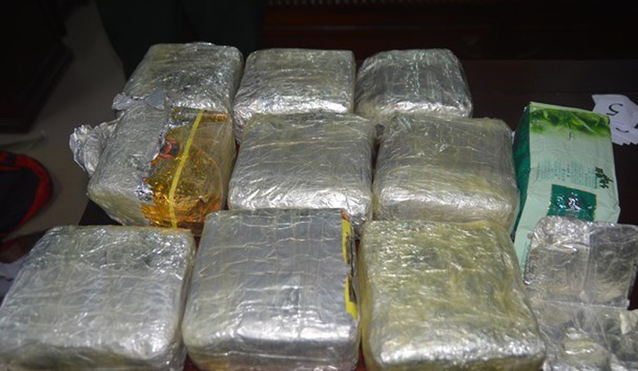 Bắt đối tượng người Việt nhập quốc tịch Lào, vận chuyển ma túy về quê hương