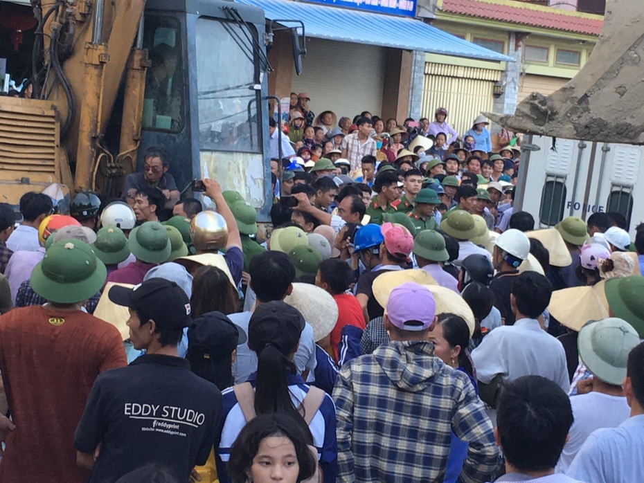 Cơ quan chức năng khó xử lý việc người dân ở Nghệ An lấn chiếm hành lang ATGT