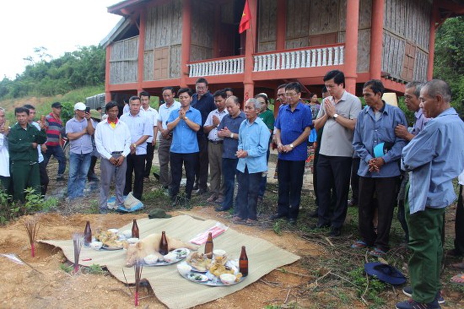 Đổi thay tộc người ngủ ngồi: Giải cứu người Đan Lai khỏi suy thoái giống nòi