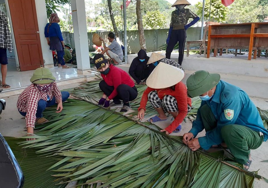 Mái tranh quê nghèo mang hơi ấm nghĩa tình