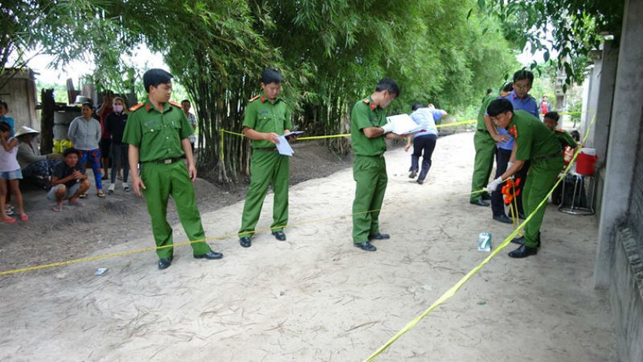 Nóng: Điều tra vụ người đàn ông chém hàng xóm khiến 4 người thương vong