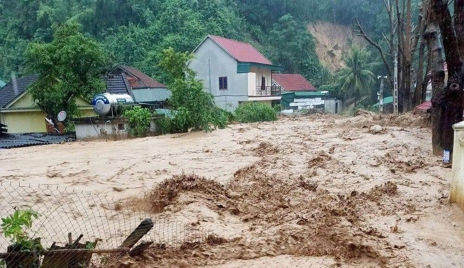 Nghệ An: Lũ quét kinh hoàng trong đêm, gây thiệt hại lớn, tìm kiếm người tử vong, mất tích