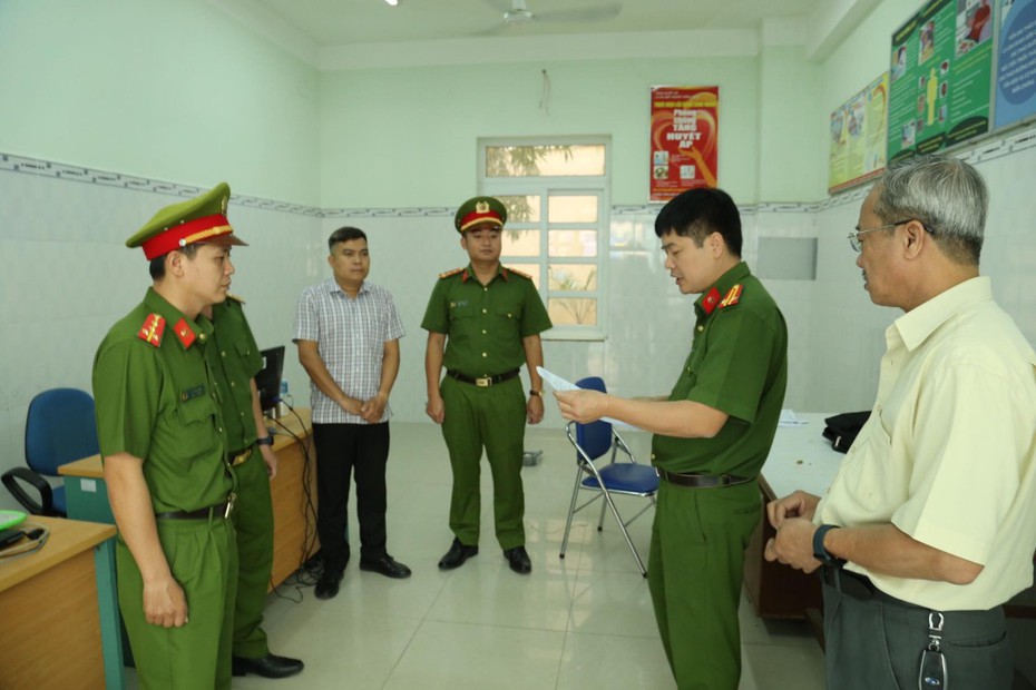 Bắt giam 2 cán bộ CDC Ninh Thuận liên quan đến Công ty Việt Á