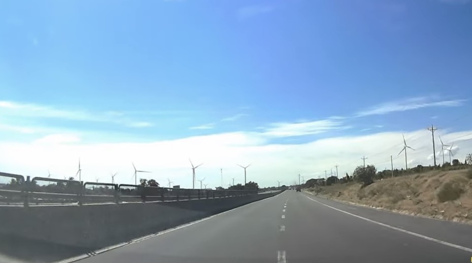 BìnhThuận: Va chạm giao thông, xe đầu kéo cán 2 người đi xe máy tử vong