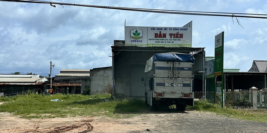 Bình Thuận: Bắt quả tang cửa hàng tàng trữ số lượng lớn thuốc bảo vệ thực vật bị cấm