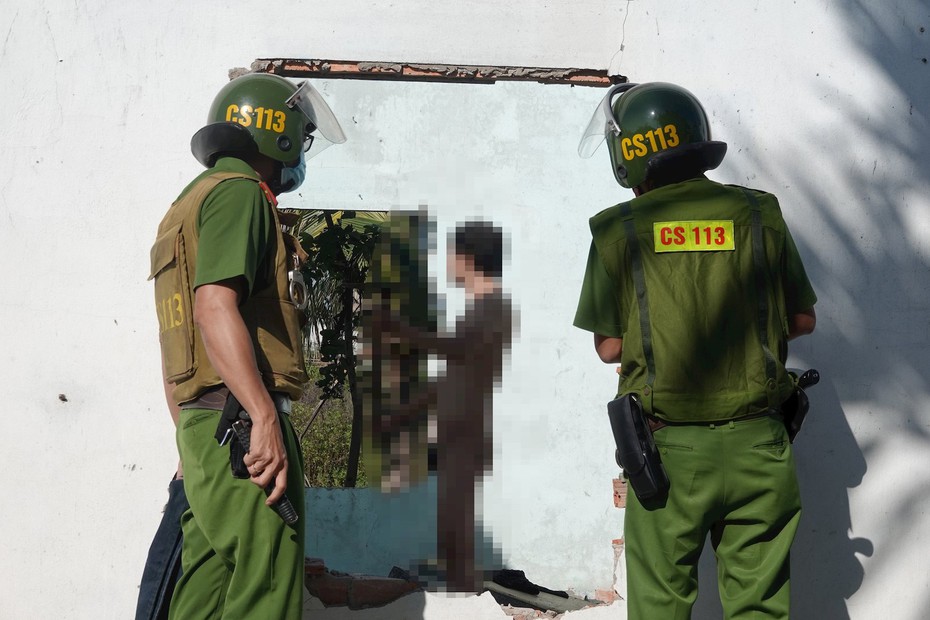 Bình Thuận: Khống chế một người ngáo đá cầm hung khí cố thủ trong nhà