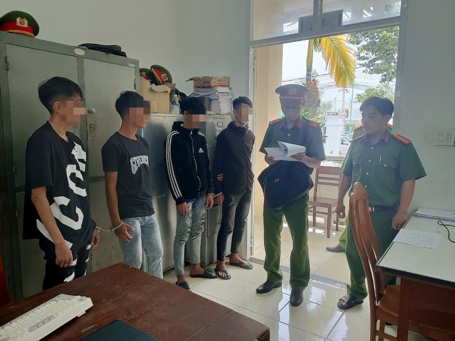 Bình Thuận: Bắt tạm giam nhiều đối tượng dùng hung khí hẹn nhau hỗn chiến