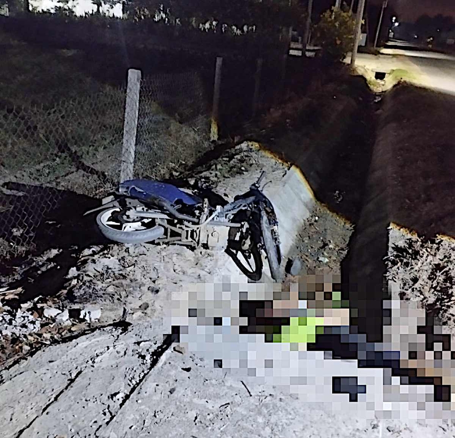 Bình Thuận: Điều tra hai người tử vong bên đường, bên cạnh chiếc xe máy