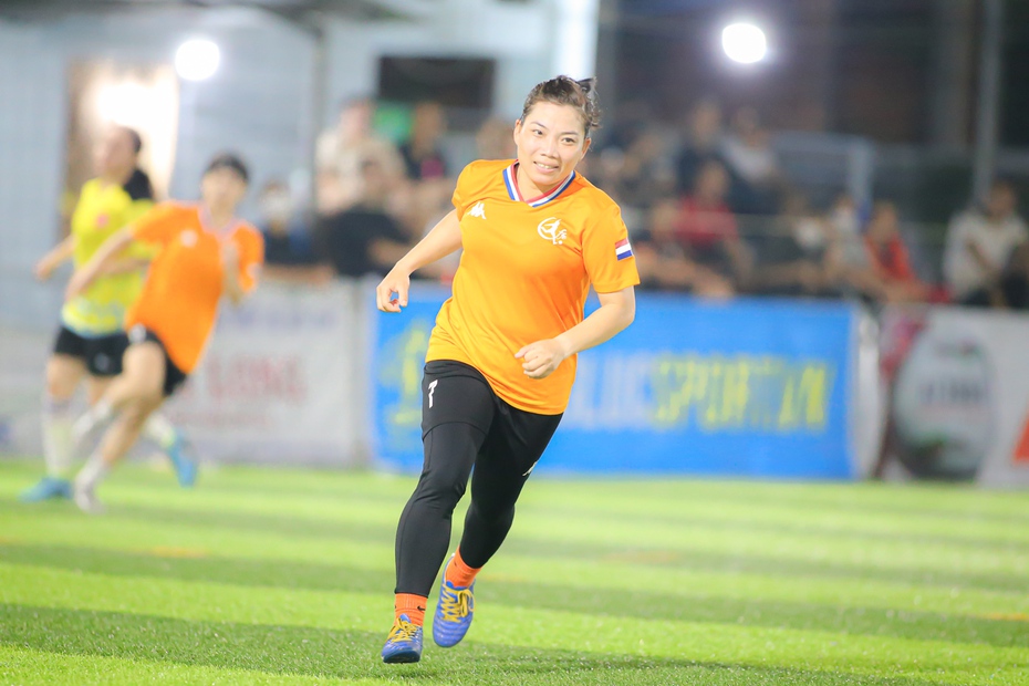 Kim Hồng toả sáng, FFE vào chung kết S8 Ladies cúp 2109 Football Museum