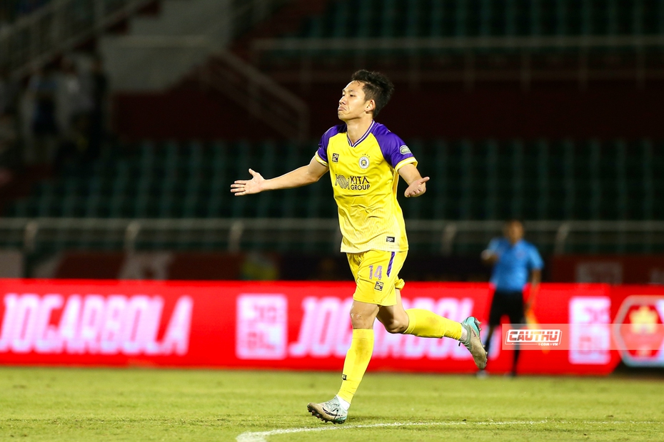 Sao trẻ toả sáng, Hà Nội FC trở lại cuộc đua vô địch