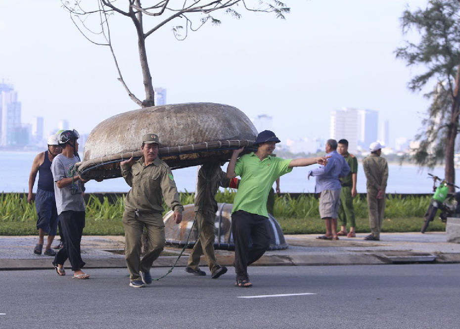 Đà Nẵng: Người dân chủ động phòng chống bão số 9