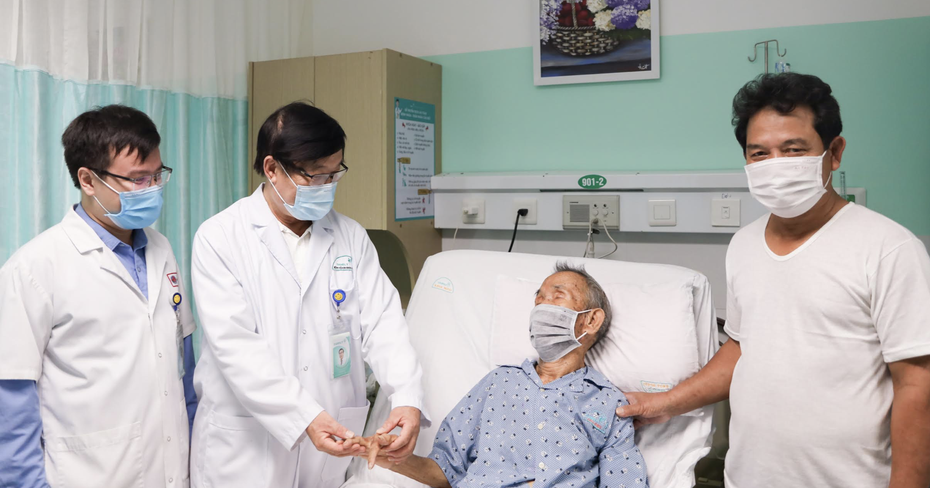Cụ ông 92 tuổi gãy xương với nhiều bệnh nền được điều trị thành công